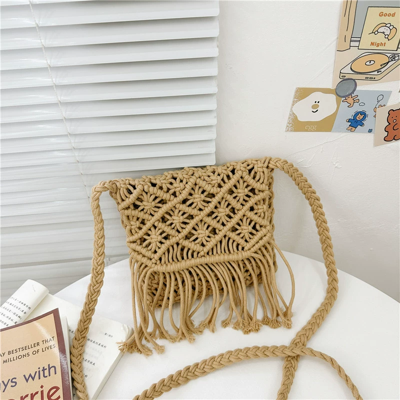 Kids' Straw Woven Beach Bag: beach vacation bag detail view