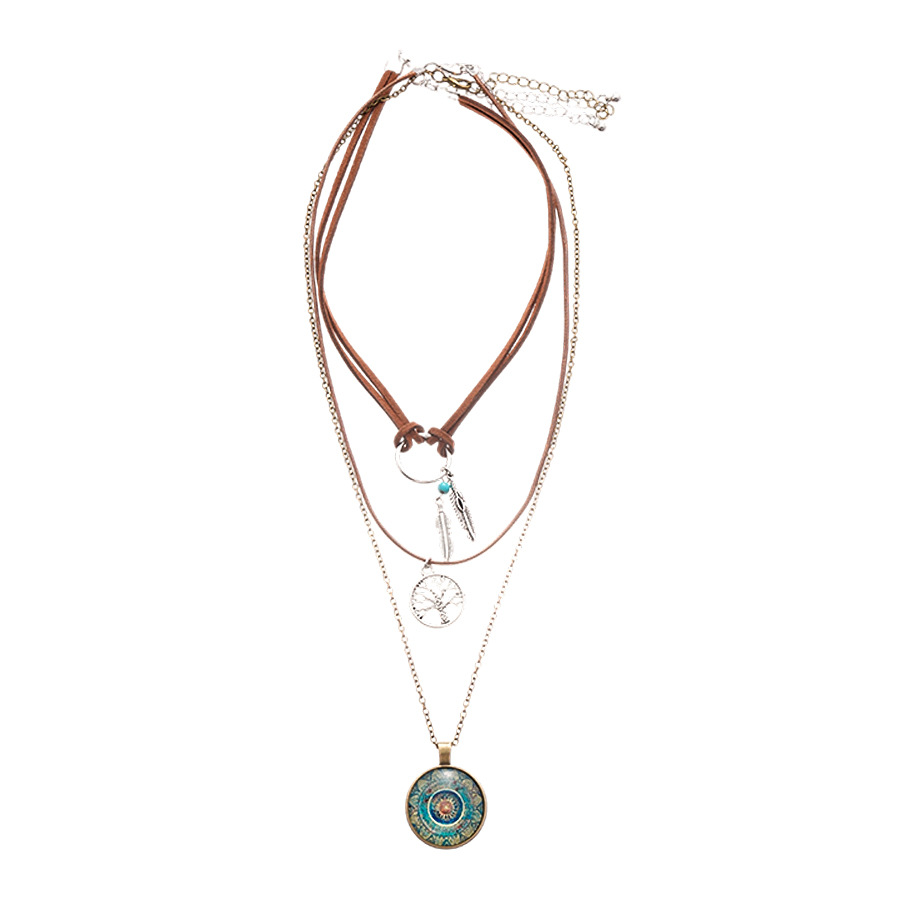 Three-piece Resin Hollow-out Leaf Necklace: Bohemian Jewelry Detail Shot