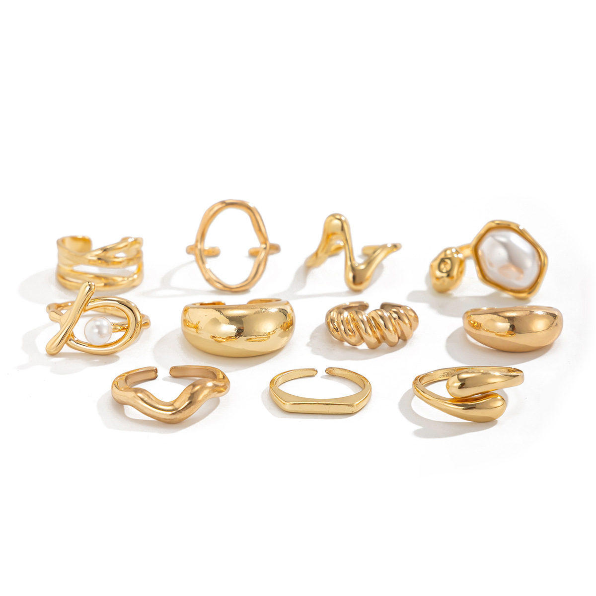 Baroque Imitation Pearl Light-Sensitive Ring: photosensitive surface detail