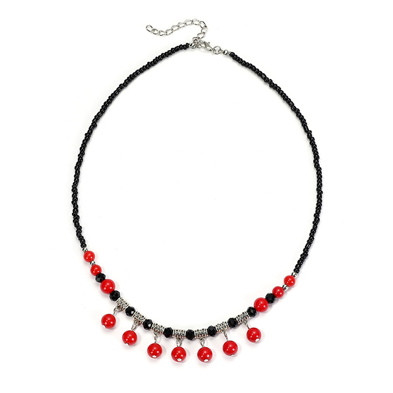 Tibetan Silver Tassel Forehead Necklace: Ethnic tassel brow pendant detail view